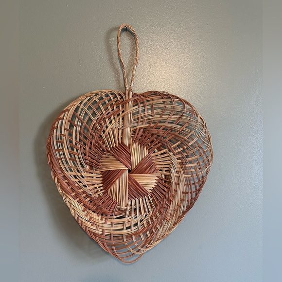 Other - Woven vintage palm leaf accent